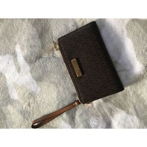 Michael Kors wristlet